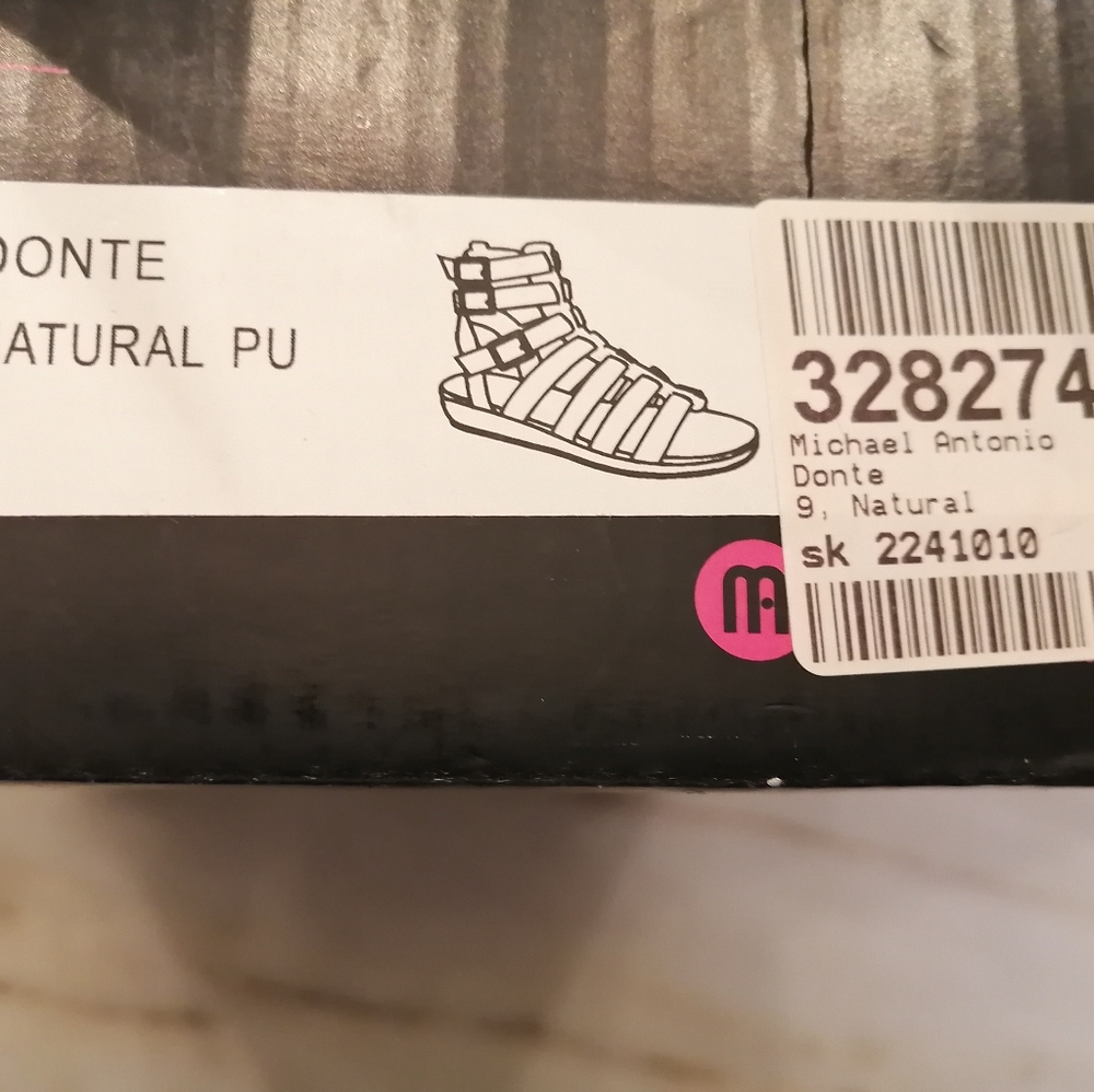Brand new size 9 sandals